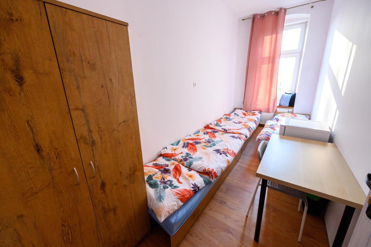 Mru Hostel *